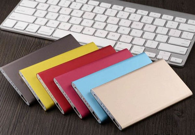 私模超薄金屬移動(dòng)電源 商務(wù)禮品的智能之選